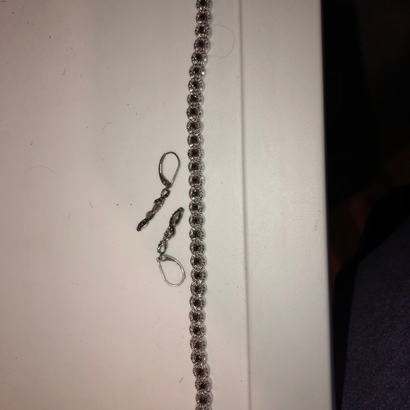 Bracelet and Earring Bundle - Picture 2 of 6